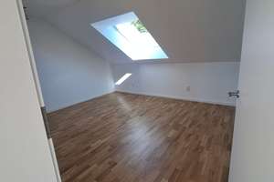 Traumhafte Dachgeschoss-Wohnung mit Dachterrasse in Stuttgart-Botnang – Die vollständige Adresse der Immobilie erhältst du vom Anbieter., 70195 Botnang-West, Stuttgart – Vorschaubild 4