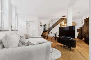 Bald bezugsfrei: Maisonette mit Neubaucharakter & großer Dachterrasse in Köln-Nieh
