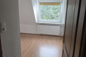 3,5-Zimmer Dachgeschoss Wohnung an der Burgruine - Essen Burgaltendorf – Dumberger Straße 12, 45289 Burgaltendorf, Essen – Vorschaubild 11