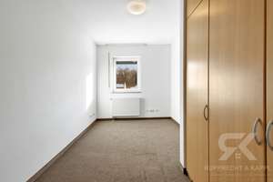 Moderne Doppelhaushälfte mit neuen Leitungen auf großem Grundstück in ruhiger Lage von Schwarzenbach – Die vollständige Adresse der Immobilie erhältst du vom Anbieter., 92720 Schwarzenbach – Vorschaubild 13