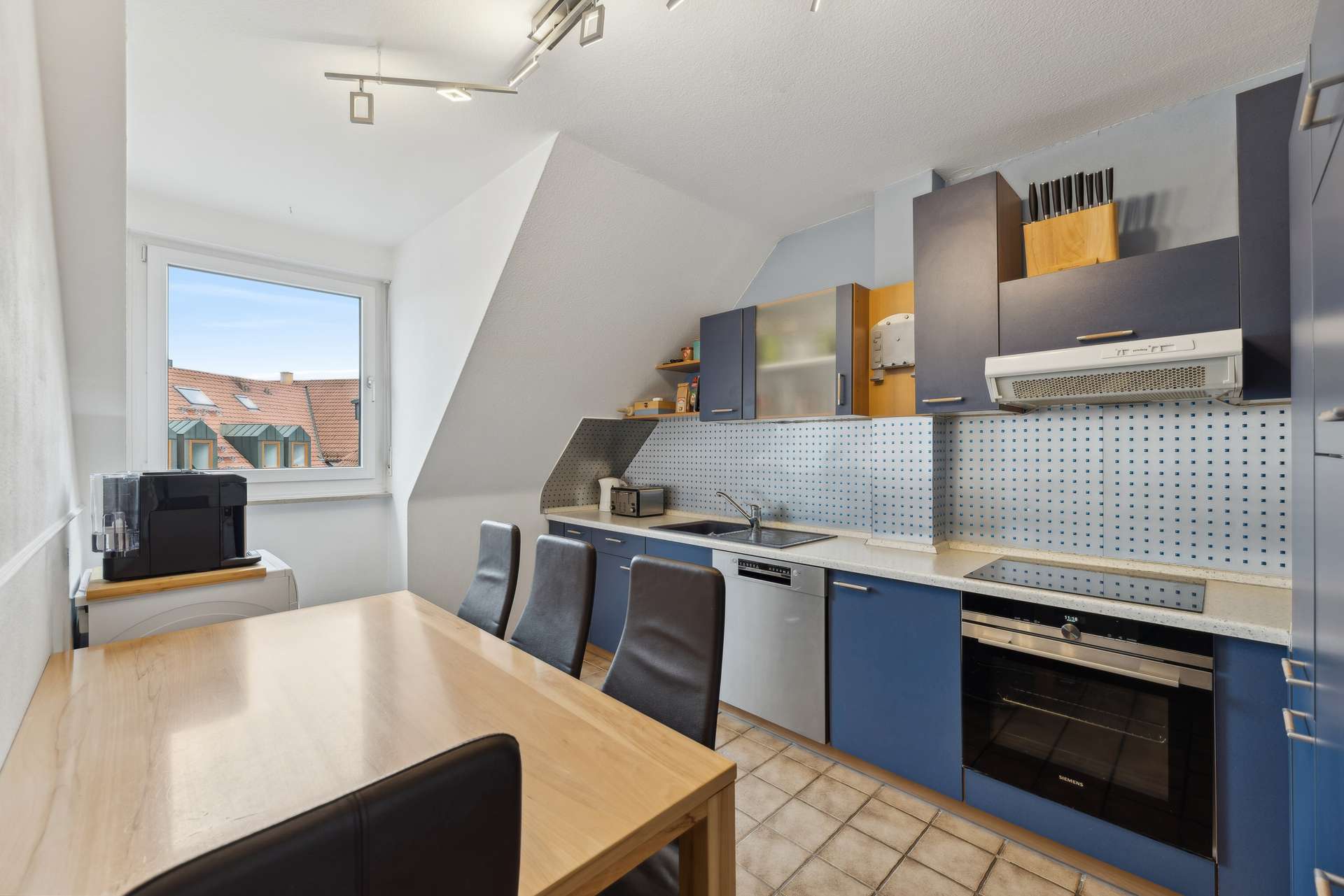 Immobilie in Röttenbach - Schicke 4-Zimmer Maisonette-Wohnung (2. OG u. DG) in Ortsrandlage von Röttenbach! - Bild 6