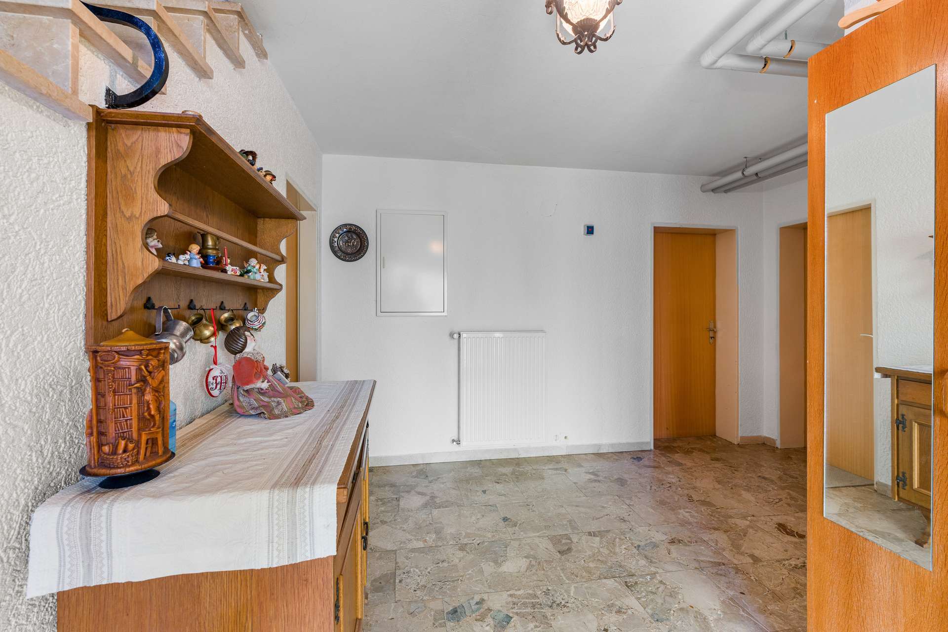 Immobilie in Mengkofen - ***Charmantes Einfamilienhaus mit Potenzial in ruhiger Lage*** - Bild 3