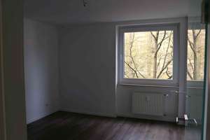  VON PRIVAT: 3,5-Zimmer Wohnung mit Balkon und Garage in Düsseldorf-Oberkassel – Kyffhäuserstrasse 30, 40545 Oberkassel, Düsseldorf – Vorschaubild 2