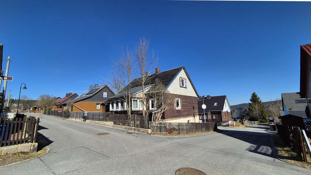 Immobilie in Johanngeorgenstadt - Toll geschnittenes Einfamilienhaus (124 m²) mit Garage in ruhiger Lage in Johanngeorgenstadt - Bild 1