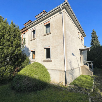 Sanierungsbedürftige Doppelhaushälfte auf Erbpachtgrundstück