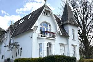 Lübeck/ St. Jürgen - Wohnen auf zwei Ebenen in eleganter Jugendstilvilla