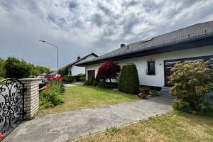 Großzügiger Bungalow mit zusätzlicher Einliegerwohnung – Ideal für Familien, Home-Office oder Praxis – Die vollständige Adresse der Immobilie erhältst du vom Anbieter., 35641 Schöffengrund – Vorschaubild 2