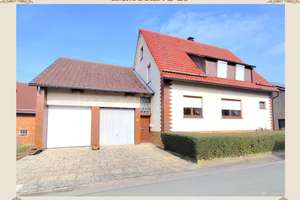 ++ FREISTEHENDES EINFAMILIENHAUS MIT VIELEN DETAILS IN GUTER LAGE!! ++ – Die vollständige Adresse der Immobilie erhältst du vom Anbieter., 34479 Breuna – Vorschaubild 1