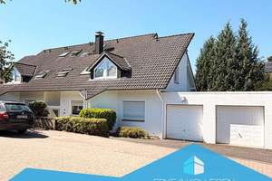 Hoberge // Terrasse // Carport // kleiner Garten