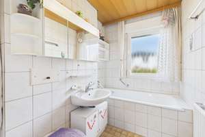 *RESERVIERT* Rottweil-Hausen: Einfamilienhaus mit Potential auf großem Grundstück – Die vollständige Adresse der Immobilie erhältst du vom Anbieter., 78628 Rottweil – Vorschaubild 6