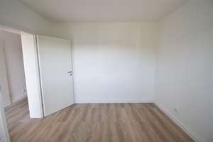 Zentrale Lage! Sanierte 3-Zimmer- Whg mit Balkon in OB-Stadtmitte – Goebenstraße 31, 46045 Altstadt-Mitte, Oberhausen – Vorschaubild 3