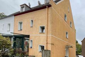 Doppelhaushälfte mit drei Wohneinheiten und Garten in Duisburg – Die vollständige Adresse der Immobilie erhältst du vom Anbieter., 47226 Hochemmerich, Duisburg – Vorschaubild 2