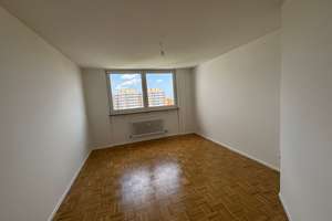 Modernisierte 3-Zimmer-Wohnung mit Balkon in zentraler Lage von München Neuperlach – Gerhart-Hauptmann-Ring 68, 81737 Neuperlach, München – Vorschaubild 3