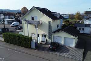 Endingen – Modernes Haus von 2004 mit kleinem Garten: Perfekt zum Selbstbewohnen oder als Investment – Die vollständige Adresse der Immobilie erhältst du vom Anbieter., 79346 Endingen am Kaiserstuhl – Vorschaubild 1