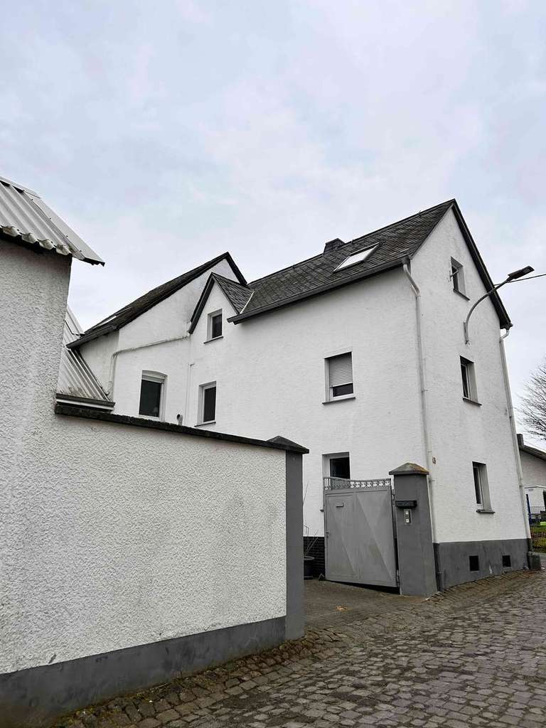 Modernisiertes Einfamilienhaus im Kreis MY/KO