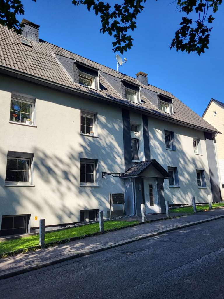 Schön geschnittene 3-Zimmer-EG-Wohnung mit gemütlichem Balkon in Lüdenscheid-Brügge