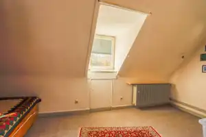Familienfreundliches Reihenmittelhaus mit Garten und Terrasse in der List – Hannover – Vorschaubild 11