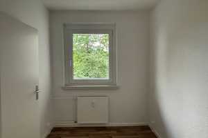 In Sanierung für Sie! Appartement für die kleine Familie - mit Balkon und Aufzug! – Kastanienallee 84, 12627 Berlin – Vorschaubild 4