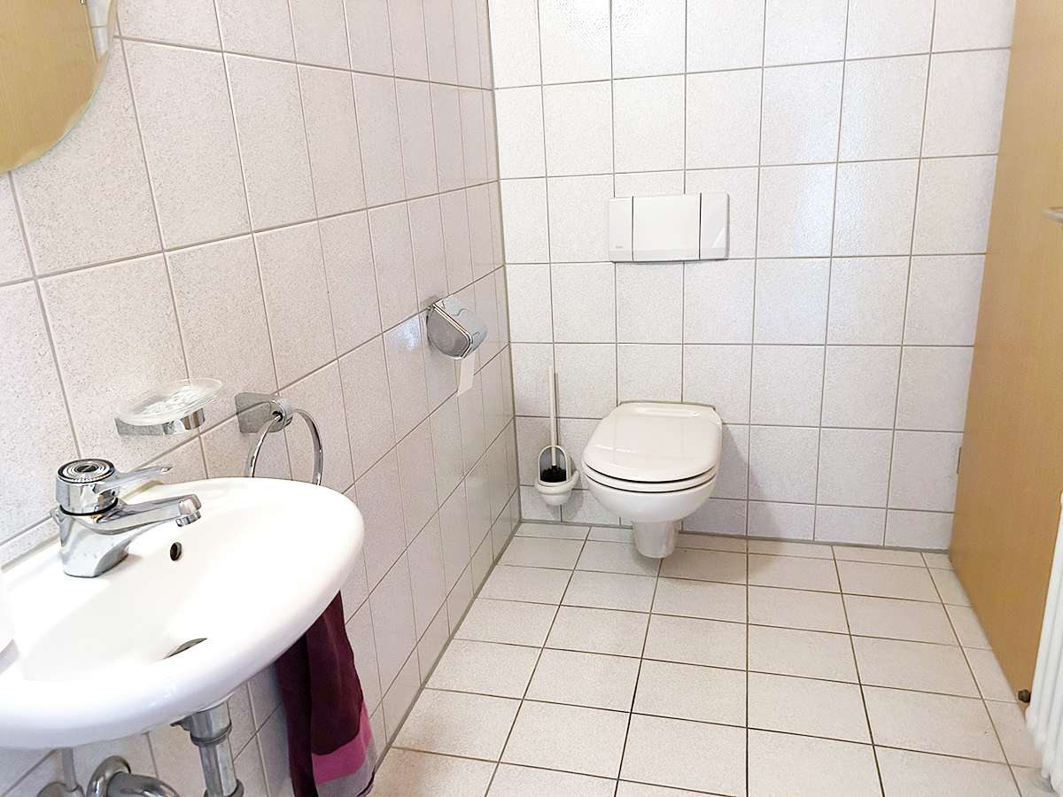 Immobilie in Ehningen - Ehningen - Idyllisch Wohnen an der Würm: "Charmantes 2-Familien-Architektenhaus mit ELW" - Bild 5