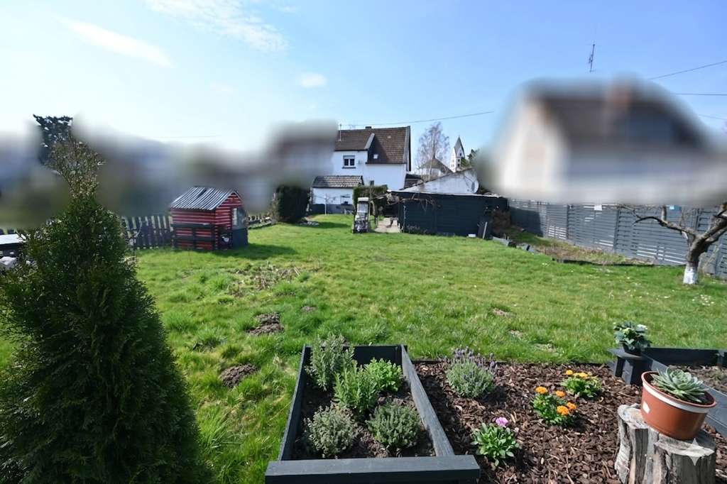 Immobilie in Niederzissen - Charmantes Einfamilienhaus mit viel Potenzial und schönem Garten!  - Bild 4
