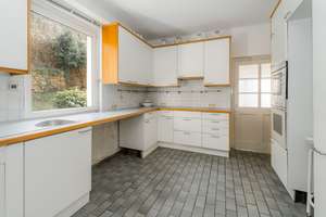 Seltene Gelegenheit in Heidelberg: Sanierungsbedürftiges Einfamilienhaus auf großem Grundstück – Die vollständige Adresse der Immobilie erhältst du vom Anbieter., 69126 Rohrbach, Heidelberg – Vorschaubild 12