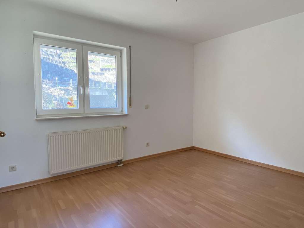 Immobilie in Bad Neuenahr-Ahrweiler - Wohnen in Walporzheim! Nur wenige Schritte bis in die beliebten Weinberge - Bild 2