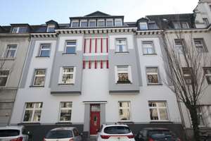 Charmante Renovierte Altbau EG Wohnung mit drei Zimmern und Balkon im Duisburger Wasserviertel 