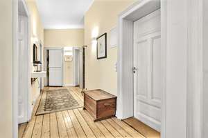 BEL ÉTAGE! 4 Zimmer Wohnung im Stilaltbau mit Balkon, Kamin EBK & Wellnessoase *Stellplatz* – Die vollständige Adresse der Immobilie erhältst du vom Anbieter., 65185 Mitte, Wiesbaden – Vorschaubild 18