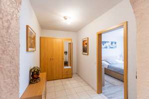 Großes, direkt beziehbares Reihenhaus mit 7 Zimmern, 3 Tageslichtbädern, Balkon, Terrasse & Garten – Die vollständige Adresse der Immobilie erhältst du vom Anbieter., 65462 Ginsheim-Gustavsburg – Vorschaubild 9