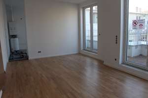 2-Zimmer-DG-Wohnung mit Terrasse in Friedrichshain.