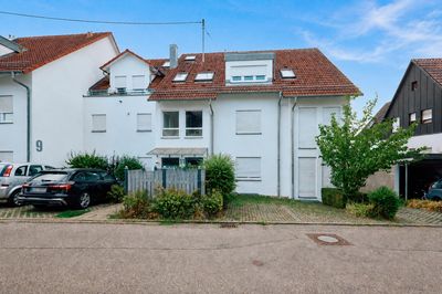 Wohnkomfort über den Dächern – Dachgeschosswohnung mit Galerie und Balkon