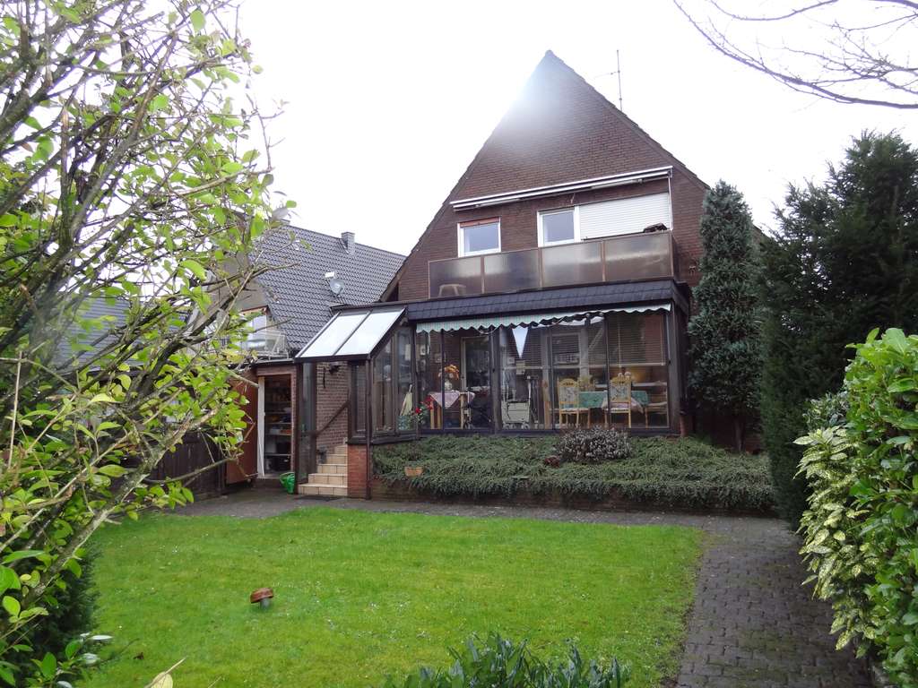 Freistehendes Ein-Zweifamilienhaus, komplett freigezogen, Garage, in toller Wohnlage Fuhlenbrock...