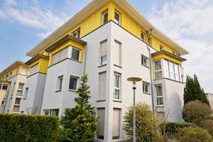 Sonnenverwöhnte Dachgeschosswohnung ohne Schrägen in ruhiger Wohnlage inkl. 2 TG Stellplätze