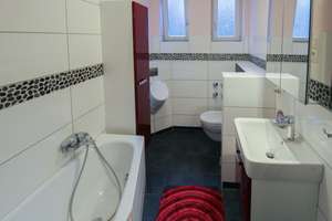 Gepflegtes und saniertes MFH mit 2 Maisonette-Wohnungen zur Selbstnutzung oder Kapitalanlage – Die vollständige Adresse der Immobilie erhältst du vom Anbieter., 47137 Mittelmeiderich, Duisburg – Vorschaubild 11