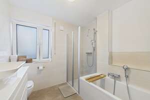 3-Zimmer Wohnung mit exklusiver Küche und Garten in Maxhütte-Haidhof – 93142 Maxhütte-Haidhof – Vorschaubild 7