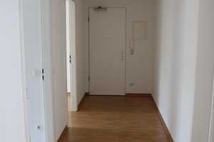 Lichtdurchflutet, bezugsfertig, provisionsfrei - 3 Zi. München Moosach, Grenze Untermenzing – Bautzener Str. 28, 80997 München – Vorschaubild 2