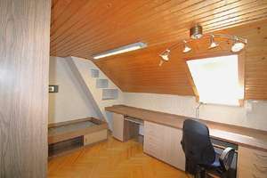 -RESERVIERT- Wohnhaus mit Einliegerwohnung, großem Grundstück und unterkellerter Garage – Die vollständige Adresse der Immobilie erhältst du vom Anbieter., 86853 Langerringen – Vorschaubild 6