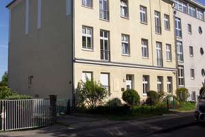 Schöne 2 - Zimmer Dachgeschosswohnung in Biesdorf mit Grünblick