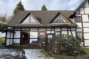 Liebhaberobjekt mit Einliegerwohnung und Panoramablick über Oesdorf! – Die vollständige Adresse der Immobilie erhältst du vom Anbieter., 34431 Marsberg – Vorschaubild 3