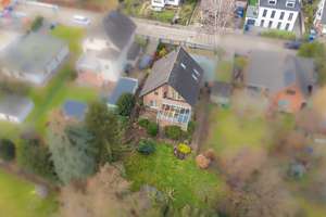 Familientraum in Berlin-Buckow: Großzügiges Einfamilienhaus mit großem Garten und Doppelgarage – Die vollständige Adresse der Immobilie erhältst du vom Anbieter., 12357 Buckow, Berlin – Vorschaubild 9