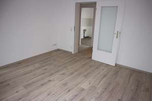 Mieter ab 1.10. gesucht / Zzgl. EBK *** - 1. OG - Balkon - Bad mit Dusche – Sachsenring 23, 9127 Gablenz, Chemnitz – Vorschaubild 5
