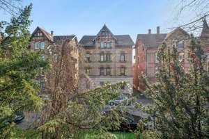 Attraktive 3-Zimmer-Wohnung in Stuttgart-Bad Cannstatt – verglaste Loggia, Einbauküche & Fernwärme