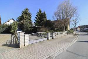 Im Sommer am Pool, im Winter am Kamin: Einfamilienhaus mit barrierefreier Einliegerwohnung  – Die vollständige Adresse der Immobilie erhältst du vom Anbieter., 4683 Naunhof – Vorschaubild 1