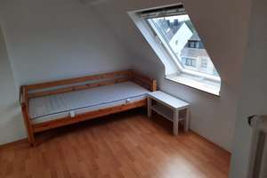 Helle teilmöblierte DG-Wohnung in Köln- Holweide – Die vollständige Adresse der Immobilie erhältst du vom Anbieter., 51067 Holweide, Köln – Vorschaubild 2