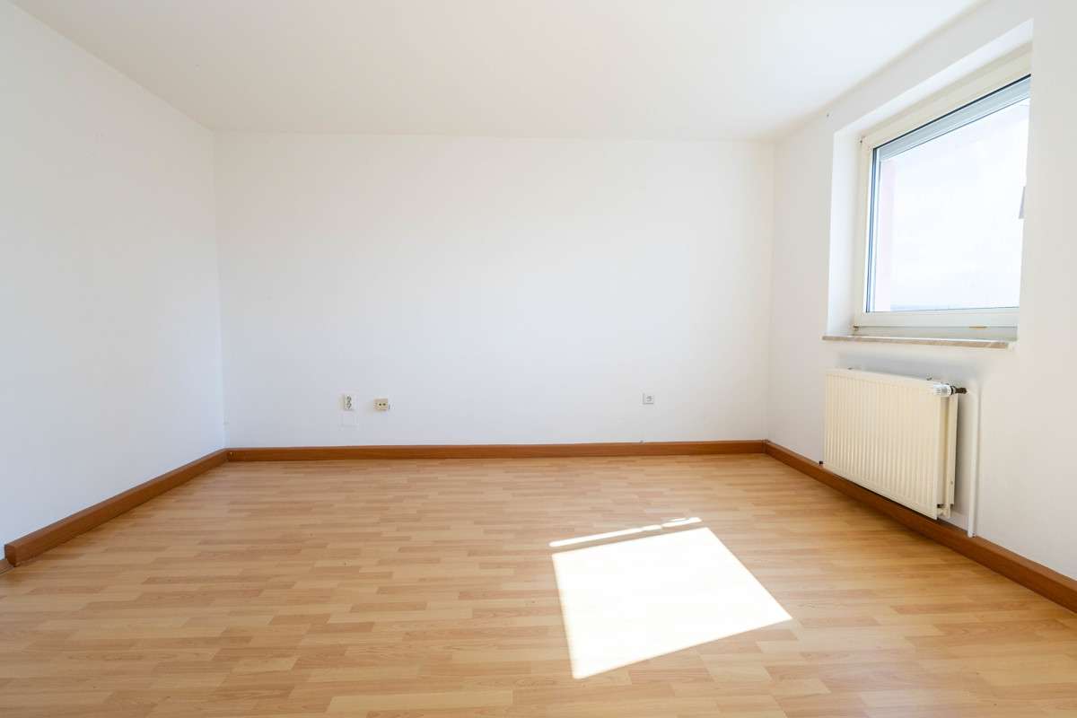 Renovierungsbedürftige 2-Zimmer-Wohnung mit Balkon und Außenstellplatz im Augustinviertel!, Ingolstadt – Bild 3