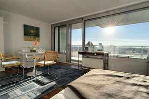 Geschmackvoll möblierte 1-Zimmer-Wohnung mit Blick über München! Befristeter Mietvertrag! – Theresienhöhe 6A, 80339 Schwanthalerhöhe (Ortsteil), München – Vorschaubild 1