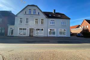 Beeindruckende Immobilie in
Bornhöved - Wohnen, Arbeiten, Vermieten – Die vollständige Adresse der Immobilie erhältst du vom Anbieter., 24619 Bornhöved – Vorschaubild 2