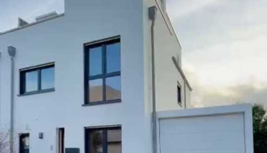 Bild von Traumhaus mit Mainblick Garten Garage und Pool - Einmalige Gelegenheit!