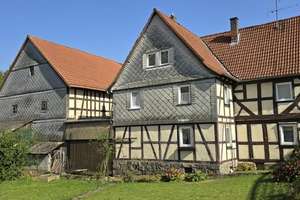 Bauernhaus mit großen Nebengebäuden und großem Grundstück in Allendorf (Lumda) – Die vollständige Adresse der Immobilie erhältst du vom Anbieter., 35469 Allendorf (Lumda) – Vorschaubild 3