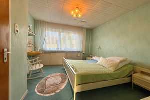 "Gestalten Sie Ihr Zuhause neu: Reihenendhaus in Höhr-Grenzhausen" – Westerwaldkreis – Vorschaubild 9